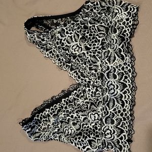 Black and gray bralette poof